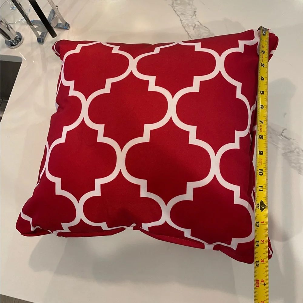 Outdoor/Indoor Red Lattice Pillows - Set of 4